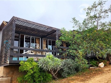 Casa en venta en Guanaqueros, Coquimbo - 3 dormitorios, 2 baños