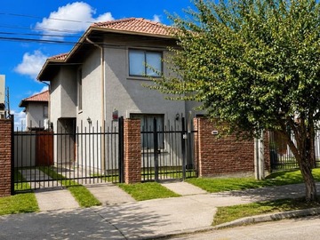 Casa en arriendo mensual en hacienda esmeralda, Talca - 4 dormitorios, 3 baños