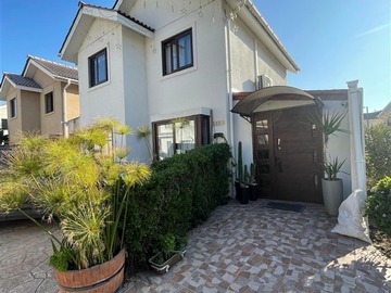 Casa en arriendo mensual en Los ceibos 1100, Padre Hurtado - 3 dormitorios, 3 baños