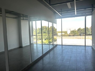 Oficina en arriendo mensual en Puerta oriente 361 , edificio dali, Colina - 1 dormitorio, 1 baño