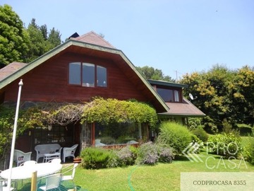Casa en venta en La Poza - Loteo Vista Hermosa, Pucón - 5 dormitorios, 4 baños