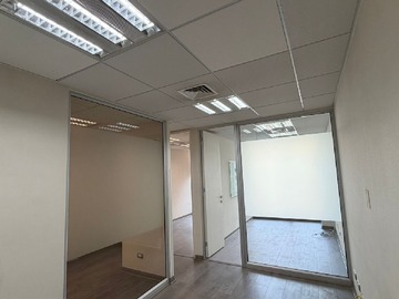 Oficina en arriendo mensual en Av. Libertador Bernardo Ohiggins 4050, Estación Central - 3 dormitorios, 2 baños