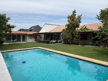 Casa en venta en Las pircas, Peñalolén - 5 dormitorios, 4 baños