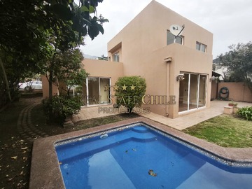 Casa en venta en Camino Las carmelitas, La Florida - 5 dormitorios, 5 baños