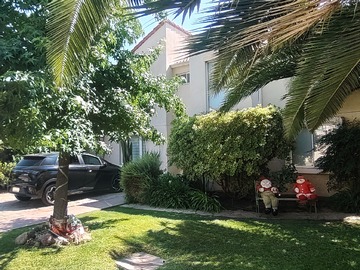 Casa en venta en Condominio Santa Elena Tierras linda, Colina - 5 dormitorios, 3 baños