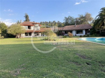 Casa en venta en Camino el Oliveto, Talagante - 7 dormitorios, 6 baños