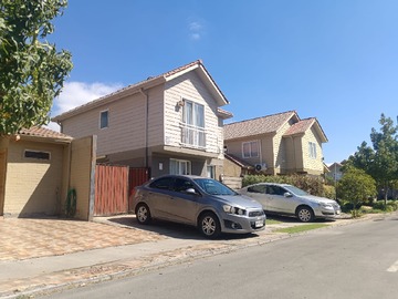 Casa en venta en Los Coihues, Lampa - 3 dormitorios, 2 baños