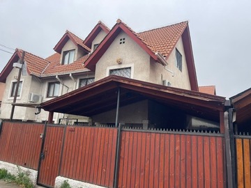 Casa en venta en Cerca colegio san carlos, Quilicura - 4 dormitorios, 4 baños