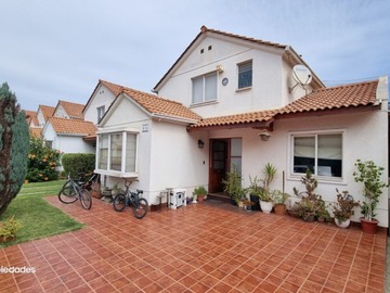Casa en venta en Gasali propiedades vende nos, san bernardo, San Bernardo - 5 dormitorios, 3 baños