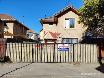 Casa en venta en Hermosa Casa de Dos Pisos, 3 Dormitorios, 2 Baños, Quilicura. - 3 dormitorios, 2 baños
