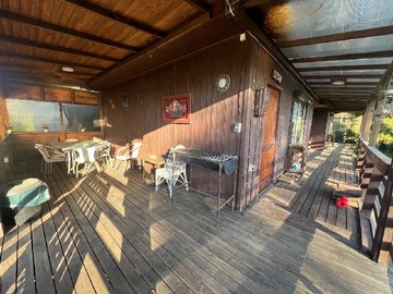 Casa en venta en Teniente c, Pichilemu - 5 dormitorios, 2 baños