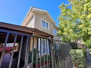 Casa en venta en Av. Jorge Ross Ossa 1553, Puente Alto - 4 dormitorios, 3 baños
