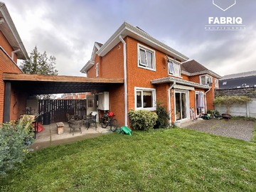 Casa en arriendo mensual en Avenida Universiaria, Temuco - 4 dormitorios, 2 baños