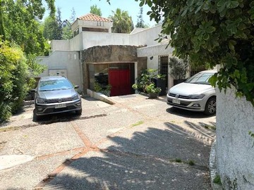 Casa en venta en Excelente Propiedad (68624), Lo Barnechea - 6 dormitorios, 4 baños