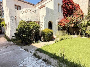 Casa en venta en Espaciosa Casa Residencial u Oficina (130431), Santiago - 7 dormitorios, 4 baños