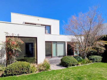 Casa en arriendo mensual en Encantadora Casa con Excelente Conectividad (183847), Colina - 3 dormitorios, 4 baños