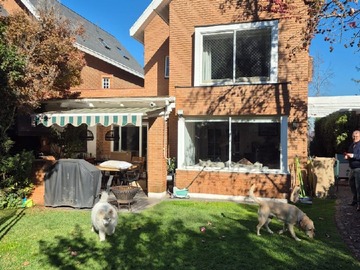Casa en venta en cerca del club de golf, Vitacura - 6 dormitorios, 5 baños