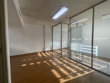 Oficina en arriendo mensual en Av la dehesa 1200, Lo Barnechea - 2 dormitorios, 1 baño