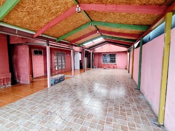 Casa en venta en Se Vende Casa a Pasos de Metro San Ramon /Atención Inversionistas - 5 dormitorios, 5 baños