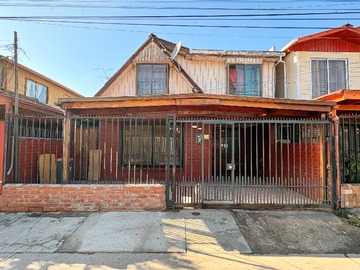 Casa en venta en Galicia 2400, Maipú - 4 dormitorios, 1 baño