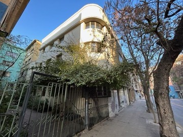 Casa en venta en Edificio completo de 3 pisos. 6 departamentos y local comercial. Santo Domingo/Miraflores. Metro Bellas Artes, Santiago - 6 dormitorios, 6 baños