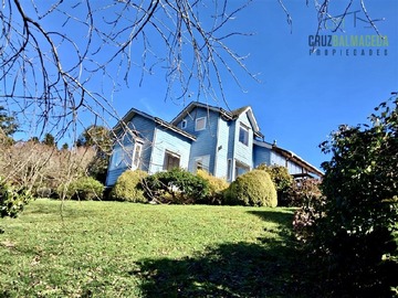 Casa en venta en Sector frente Las Bahías, Puerto Varas - 4 dormitorios, 3 baños