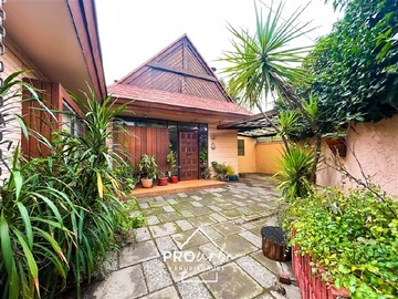Casa en venta en Escriva de Balaguer/Padre Roman, Vitacura - 5 dormitorios, 4 baños