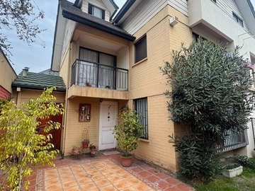 Casa en venta en Av. Alcalde José Luis Infante Larrain, Maipú - 3 dormitorios, 3 baños