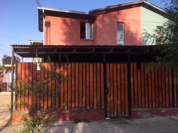Casa en venta en Venta de Amplia Propiedad en Pasaje Directora María Mella Lampa. - 3 dormitorios, 1 baño