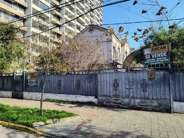 Casa en venta en Carmen Covarrubias 117, Ñuñoa - 5 dormitorios, 4 baños