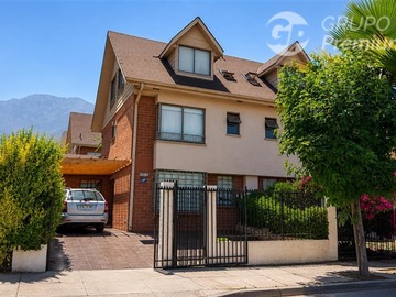 Casa en venta en El Hualle con Av. Rojas Magallanes, La Florida - 3 dormitorios, 4 baños