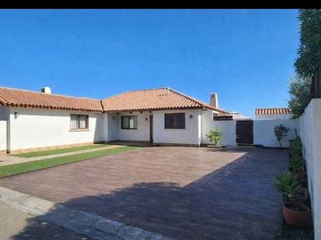 Casa en venta en Confort y Estilo en Cada Rincón del Hogar (153050), Coquimbo - 4 dormitorios, 4 baños