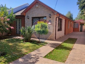 Casa en venta en Enorme casa a la venta en la reina, La Reina - 5 dormitorios, 4 baños