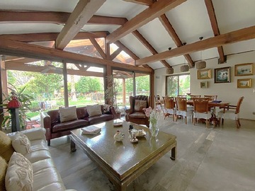 Venta / Casa / Colina