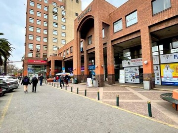 Oficina en arriendo mensual en Oficina + estacionamiento. Edificio centenario, Maipú - 1 baño