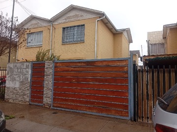 Casa en arriendo mensual en Hermosa Casa Ubicada a Metros del Centro de Buin - 2 dormitorios, 1 baño