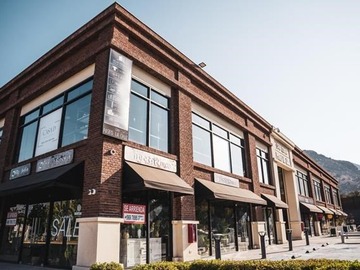 Local Comercial en arriendo mensual en Avenida José Alcalde Délano - Av. Los Trapenses - La Dehesa, Lo Barnechea
