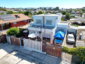 Casa en venta en Marisol 1878, Quilpué, Valparaíso 2430000, Chile, Quilpué - 6 dormitorios, 4 baños