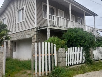 Casa en venta en a pasos playa las cadenas, las cruces, El Tabo - 5 dormitorios, 3 baños