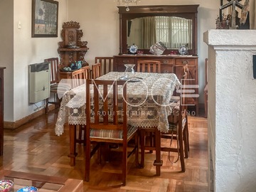 Casa en venta en Grecia con Exequiel Fernández, Ñuñoa - 5 dormitorios, 2 baños