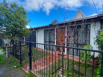 Casa en venta en Segura Casa en Venta en Sector Residencial (180346), Talca - 5 dormitorios, 2 baños