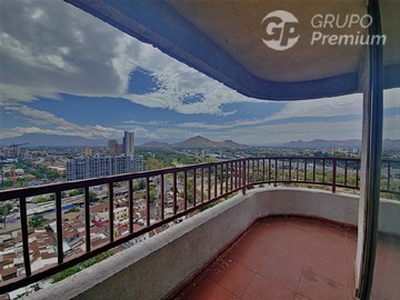 Departamento en venta en Parque de Los Reyes, Santiago - 3 dormitorios, 2 baños