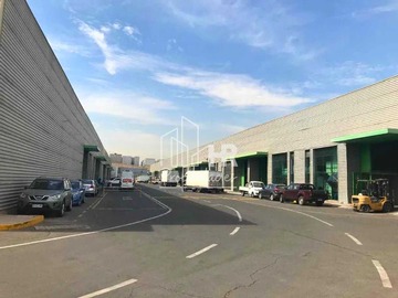 Bodega en arriendo mensual en Galpón con oficinas y patio (43466), Quilicura