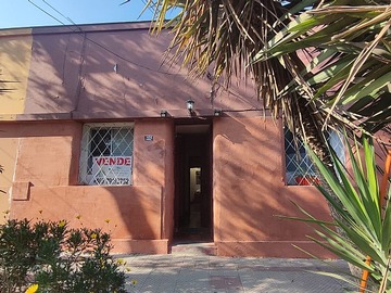Casa en venta en Girardi con av santa isabel, Providencia - 4 dormitorios, 2 baños