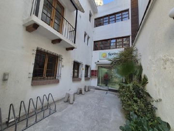 Oficina en venta en Santa lucía con huérfanos, Santiago - 8 dormitorios, 9 baños
