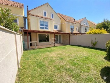 Casa en venta en Av. Bosques de montemar oriente, Concón - 5 dormitorios, 3 baños