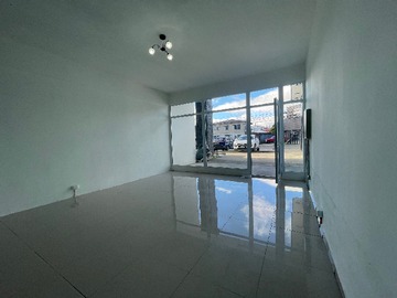 Local Comercial en arriendo mensual en Aníbal Pinto 1747, Valdivia - 1 dormitorio, 1 baño