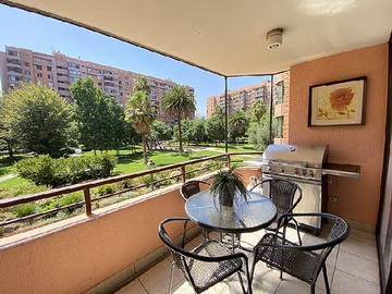 Departamento en arriendo mensual en Amoblado y amplio departamento con vista a parque interior, Providencia - 3 dormitorios, 2 baños