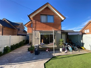 Casa en venta en V31 - Zapallar, Curicó, Curicó - 3 dormitorios, 3 baños