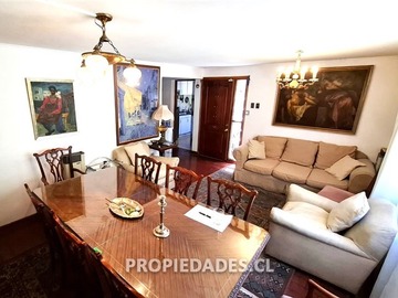 Casa en venta en Plaza Renacimiento Italiano, Las Condes - 3 dormitorios, 2 baños
